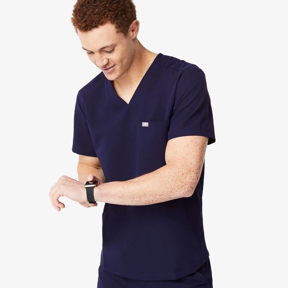 Figs Technical Collection Navy Blue Scrubs Medical Shirt Short Sleeve Size Large